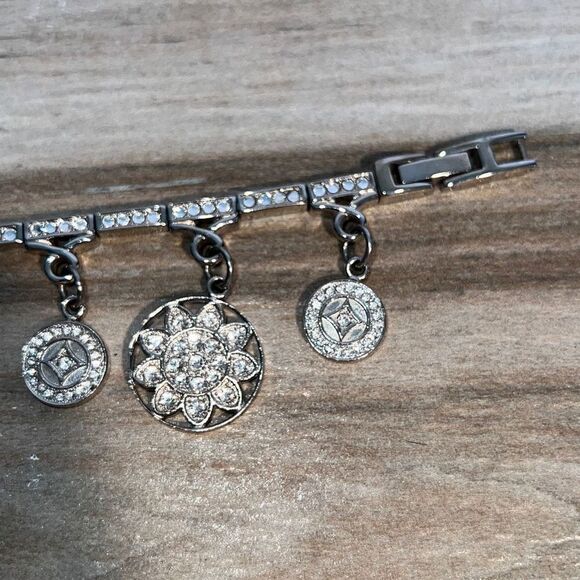 Ann Klein vintage rhinestones charm watch with extenders works with new battery main image 4